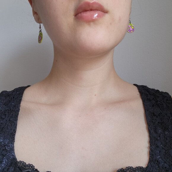 Octopus hand-painted  on green mini silver circle earrings ✦ cute & dainty ✦ - Picture 7 of 9